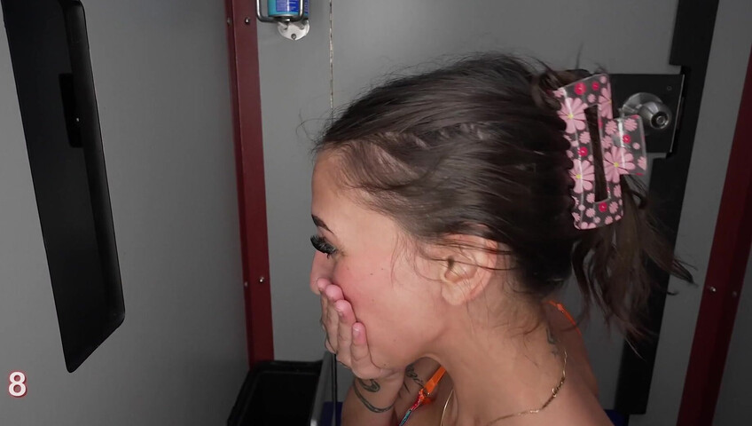 Gloryhole Swallow - Jasmine Banks 1st Time