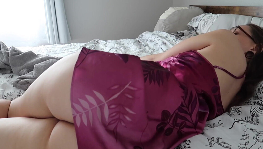 Divinebabe - Mommy's Wet Dreams