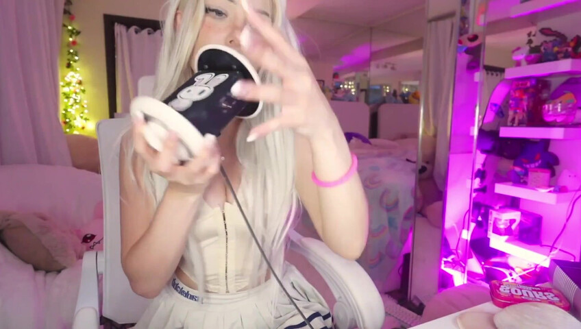 Dollblush - 01 June 2025 - Cheek Kisses & Mouth Sounds