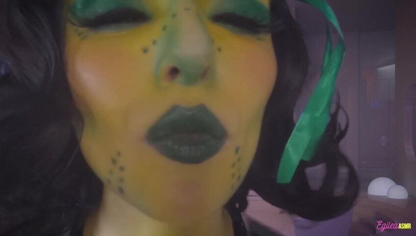 Egilea ASMR - Alien Waifu Kisses