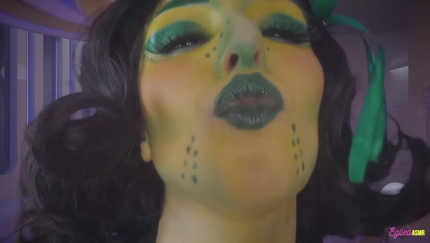 Egilea ASMR - Alien Waifu Kisses