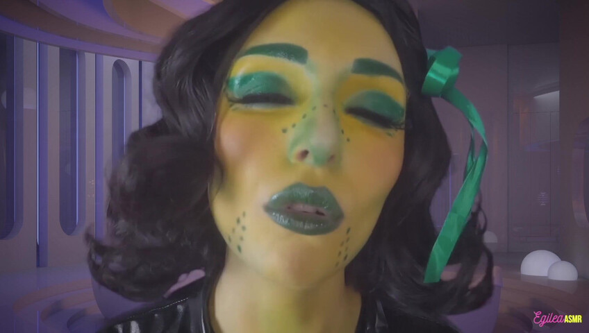 Egilea ASMR - Alien Waifu Kisses
