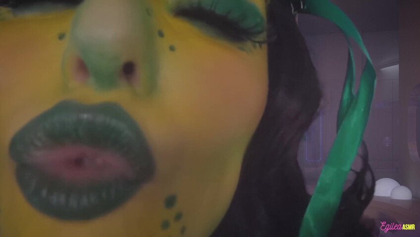 Egilea ASMR - Alien Waifu Kisses
