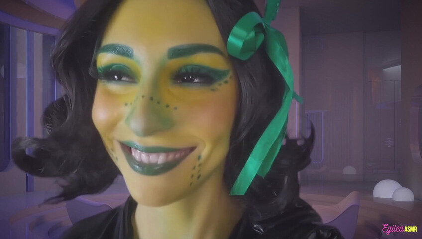 Egilea ASMR - Alien Waifu Kisses