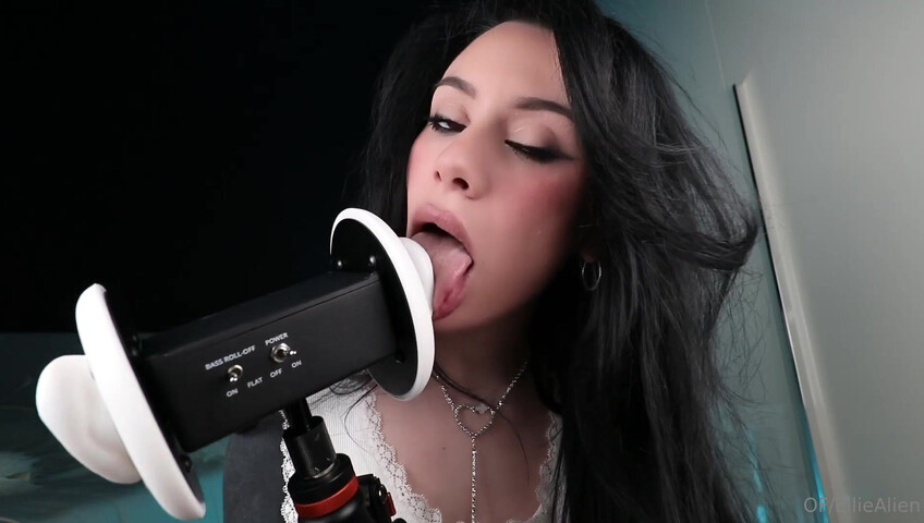 Ellie Alien ASMR - 15 June 2024 - Very Hot Sensual Ear Licking