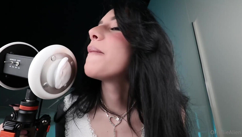 Ellie Alien ASMR - 15 June 2024 - Very Hot Sensual Ear Licking