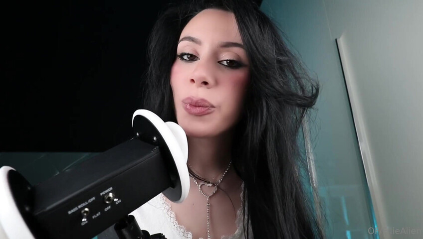 Ellie Alien ASMR - 15 June 2024 - Very Hot Sensual Ear Licking