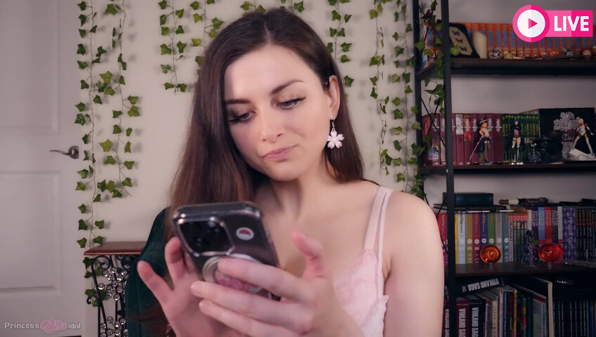 Ellie Idol - Fashion Content Creator Accidental Live Stream Masturbation