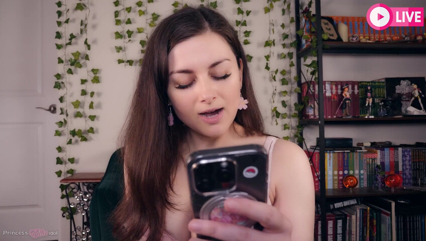 Ellie Idol - Fashion Content Creator Accidental Live Stream Masturbation