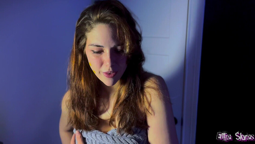 Ellie Skyes - I Thought My Mom Got Rid Of You