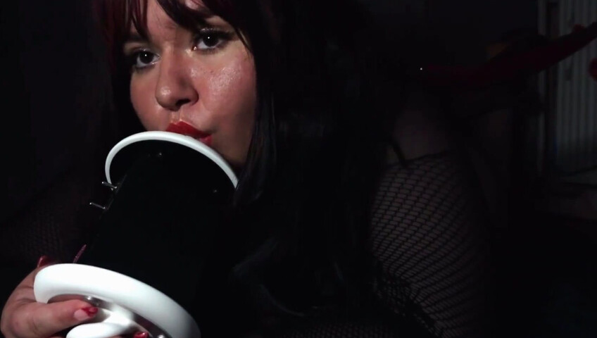 EmmaTASMR - Distracted - Sensitive Mouth Sounds