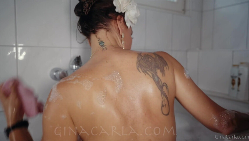 Gina Carla - 18 August 2021 - Exclusive Bath Time