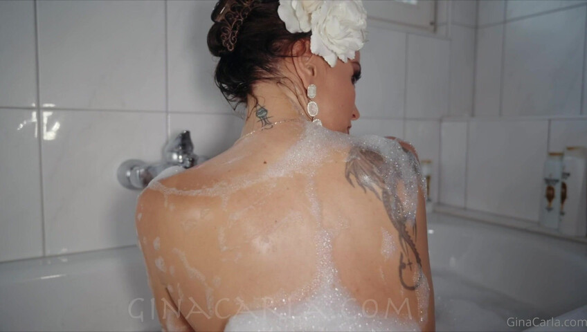 Gina Carla - 18 August 2021 - Exclusive Bath Time