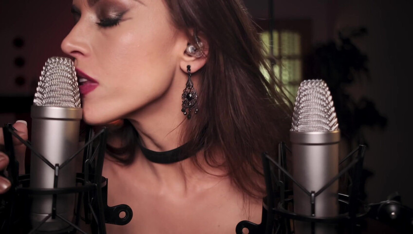 Gina Carla ASMR - Exclusive Close Up Kisses - 22 September 2020