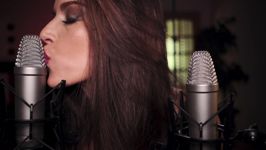 Gina Carla ASMR - Exclusive Close Up Kisses - 22 September 2020