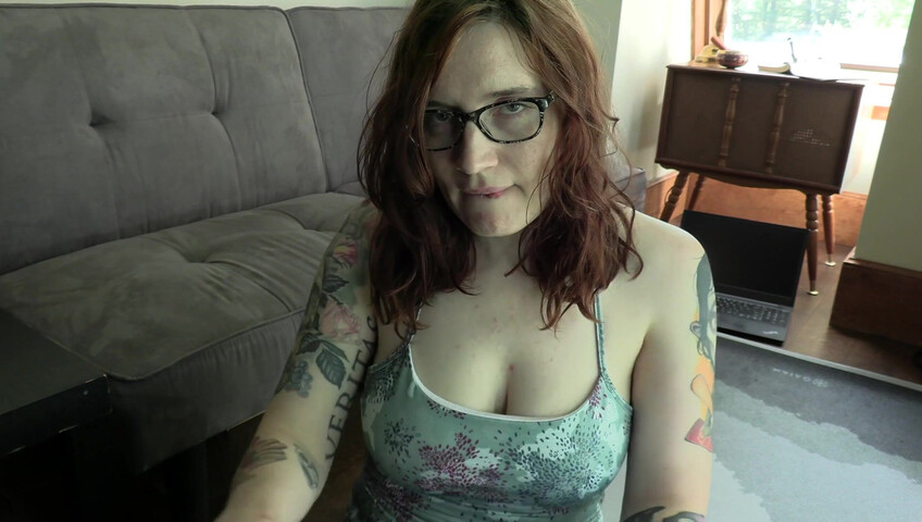 Bettie Bondage - Mom's Quarantine Yoga