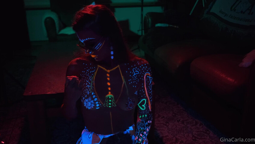 Gina Carla ASMR - Neon boobs­ Premium Exclusive 19 September 2020