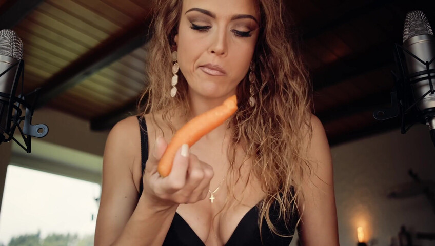 Gina Carla ASMR - Not Banana but Carrot! 28 July 2020