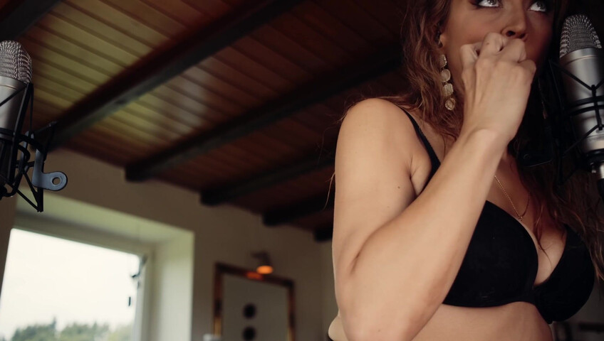 Gina Carla ASMR - Not Banana but Carrot! 28 July 2020