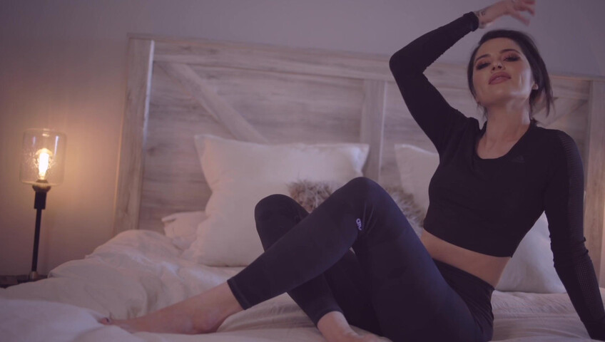 Goddess Alessa - Eat it for StepMommy