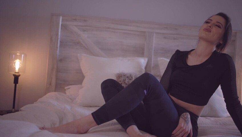 Goddess Alessa - Eat it for StepMommy