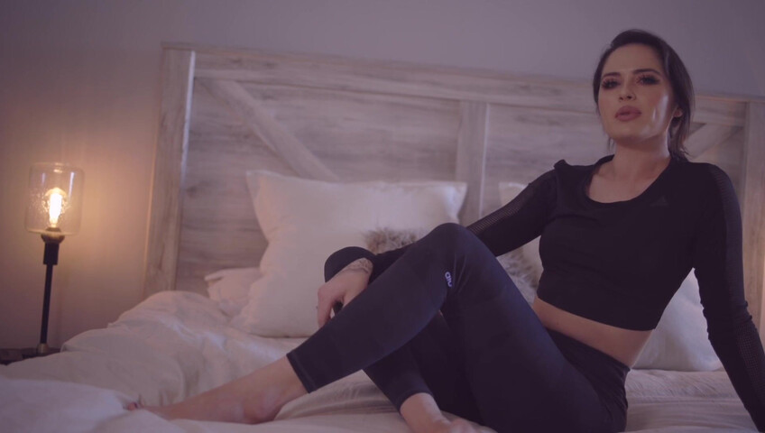 Goddess Alessa - Eat it for StepMommy