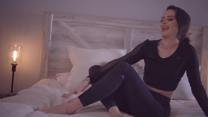 Goddess Alessa - Eat it for StepMommy