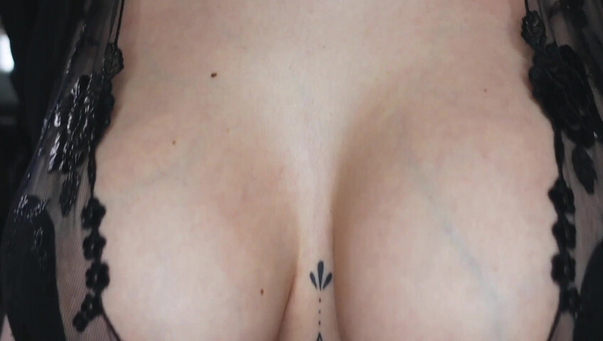 Goddess Mona 91 JOI - Schneller Tittenfick