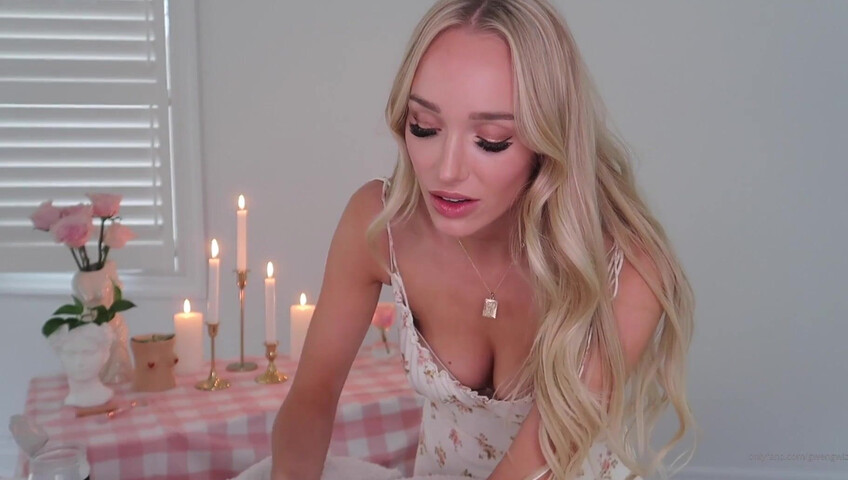 Gwen Gwiz - ASMR - Oil Massage and BJ