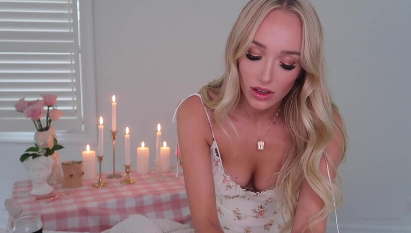 Gwen Gwiz - ASMR - Oil Massage and BJ