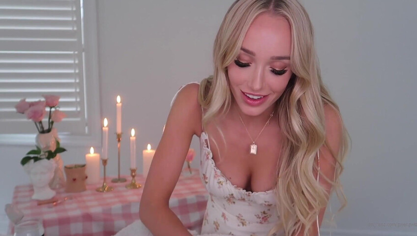 Gwen Gwiz - ASMR - Oil Massage and BJ