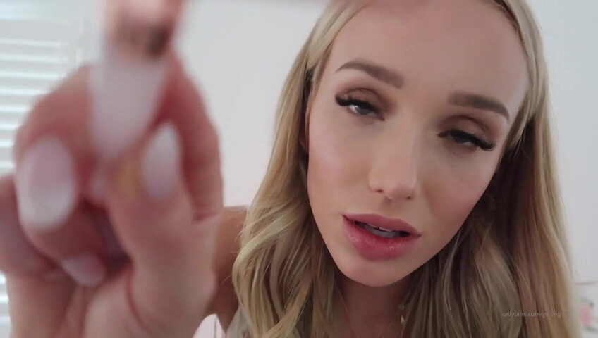 Gwen Gwiz - ASMR - Oil Massage and BJ