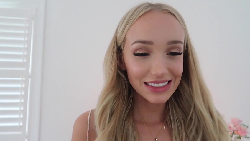 Gwen Gwiz - ASMR - Oil Massage and BJ