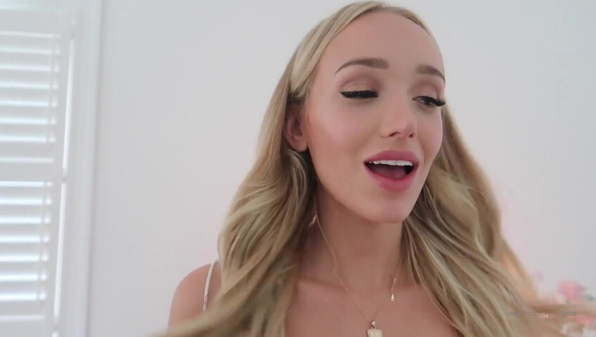 Gwen Gwiz - ASMR - Oil Massage and BJ