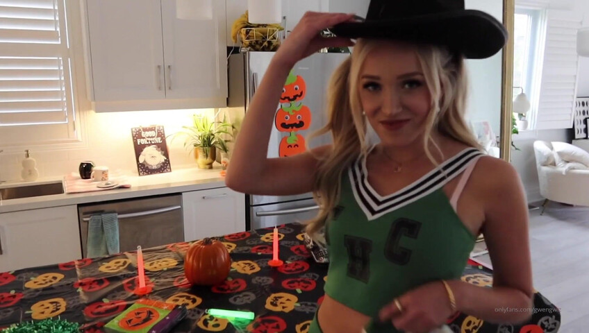 Gwen Gwiz - Girl Next Door Episode 3 - Halloween Edition