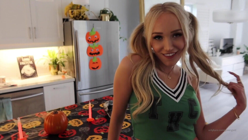 Gwen Gwiz - Girl Next Door Episode 3 - Halloween Edition