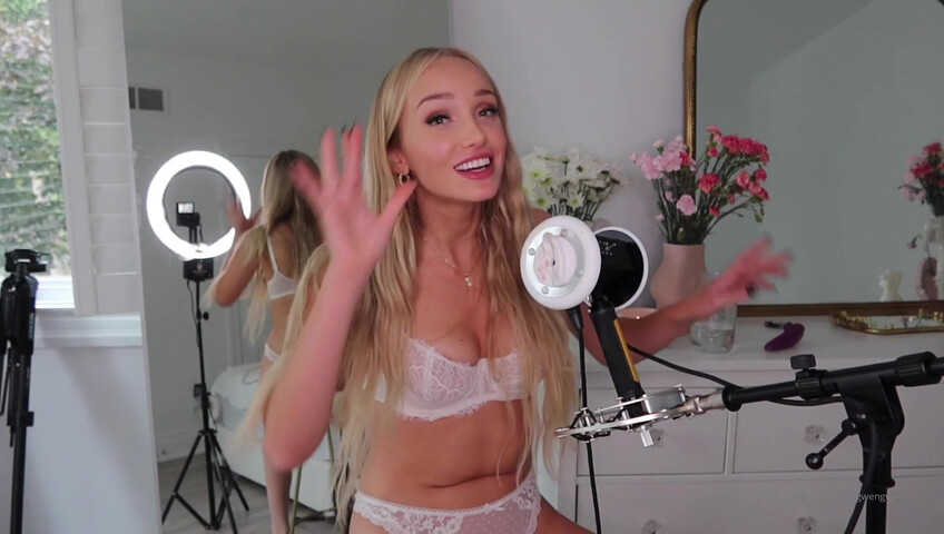 Gwen Gwiz New Masturbation and Ear Kisses Onlyfans Video 7 October 2020