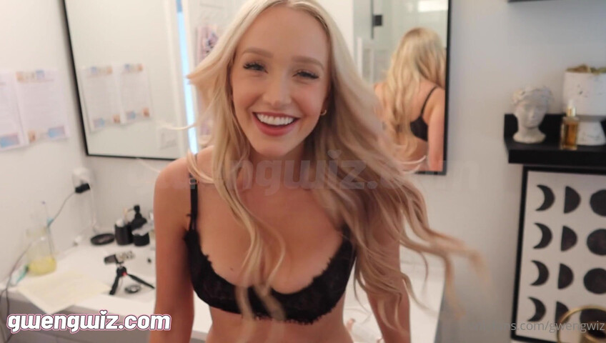 GwenGwiz - 13 June 2021 - Fucking My Roommate In The Shower