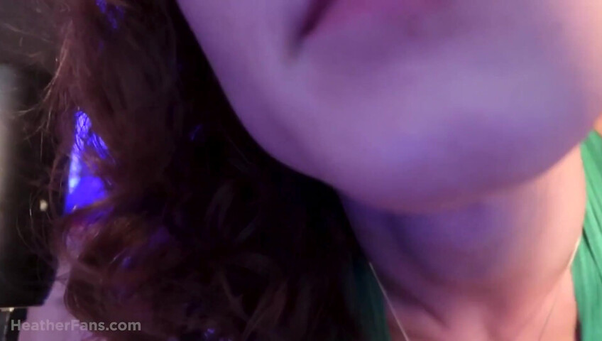 HeatheredEffect - Lens Lick ASMR - Green Halter