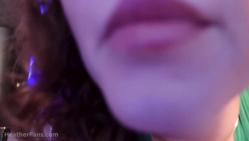 HeatheredEffect - Lens Lick ASMR - Green Halter
