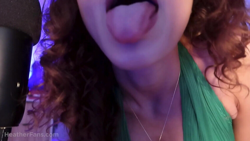 HeatheredEffect - Lens Lick ASMR - Green Halter