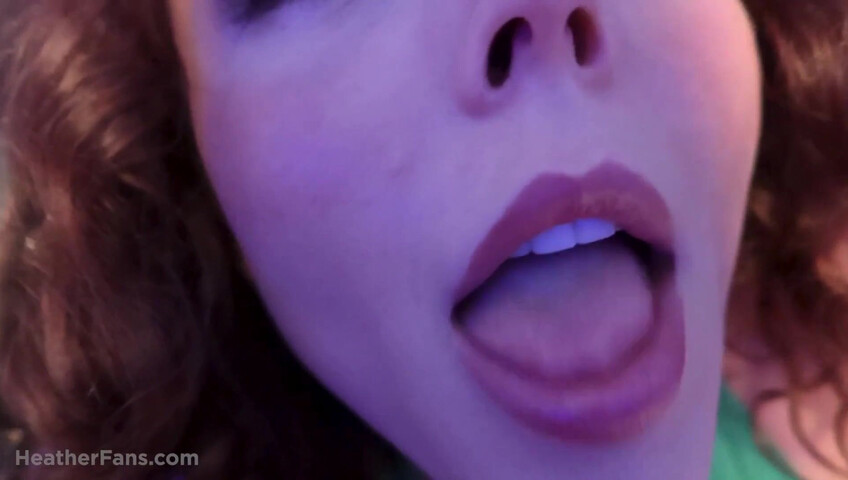 HeatheredEffect - Lens Lick ASMR - Green Halter