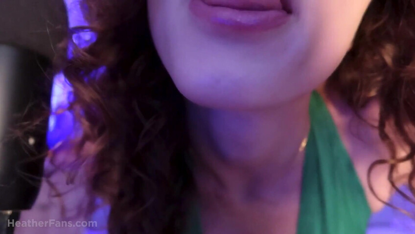 HeatheredEffect - Lens Lick ASMR - Green Halter