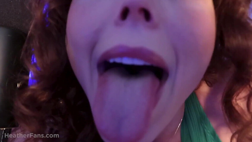 HeatheredEffect - Lens Lick ASMR - Green Halter