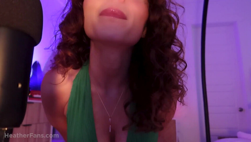HeatheredEffect - Lens Lick ASMR - Green Halter