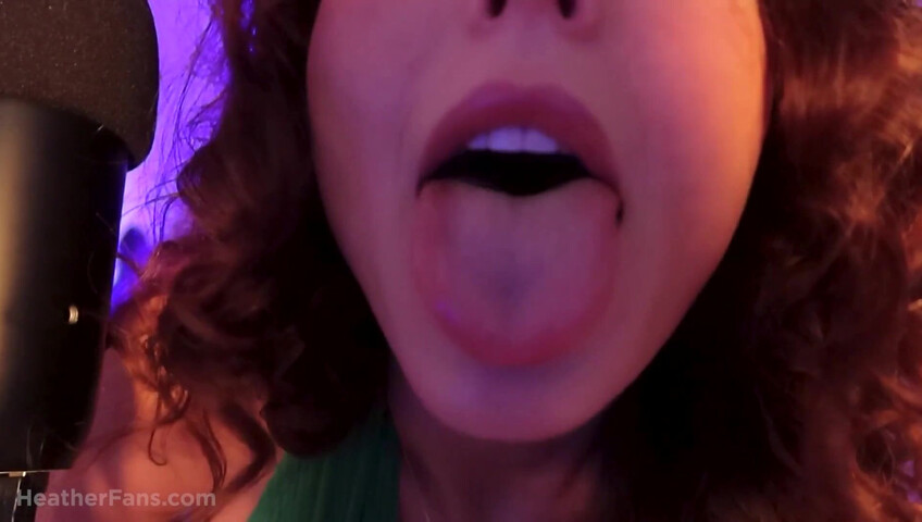 HeatheredEffect - Lens Lick ASMR - Green Halter