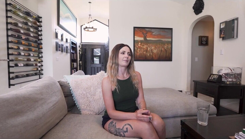 Helena Price - 29 November 2024 - Playing Truth or Dare with Mom