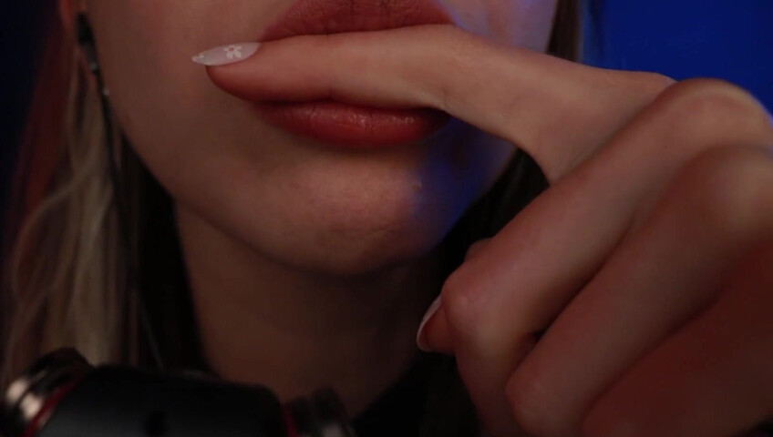 frivvifox Tascam *Muah* Kisses & Finger Nibbles ~ (Patreon)