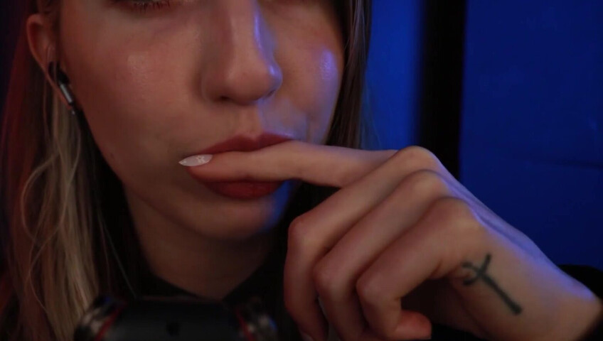 frivvifox Tascam *Muah* Kisses & Finger Nibbles ~ (Patreon)