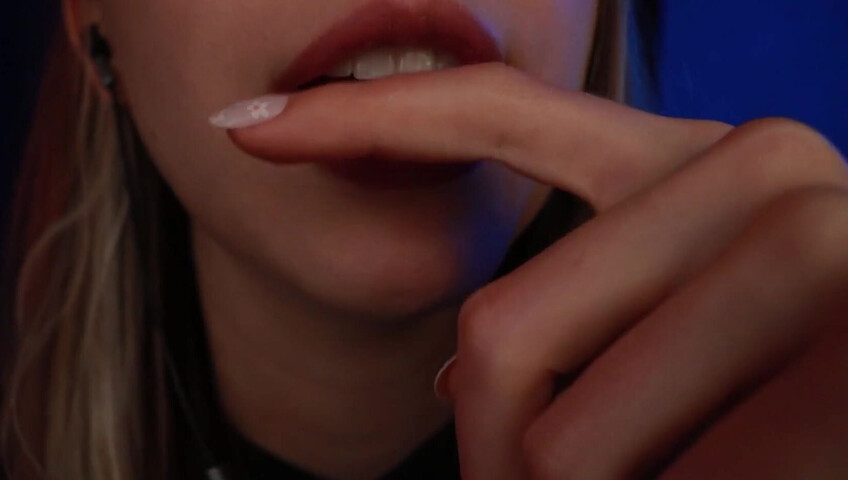 frivvifox Tascam *Muah* Kisses & Finger Nibbles ~ (Patreon)